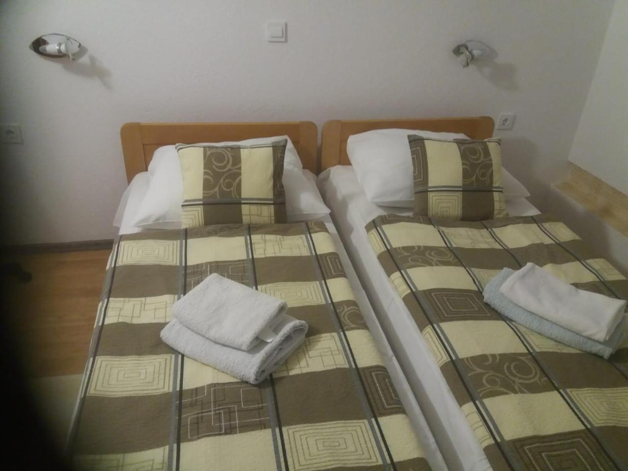 House Drakulic Hotel Korenica Eksteriør billede